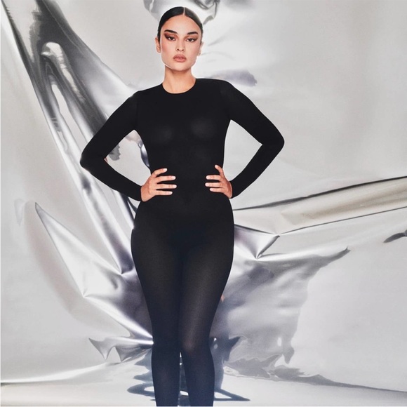 SKIMS SHEER SCULPT CATSUIT BLACK NWT - Picture 3 of 8